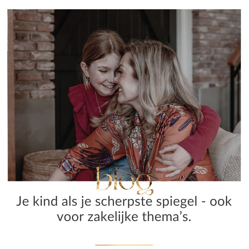 moeder die ziet hoe dochter haar spiegelt en zo sneller kan groeien als onderneemster